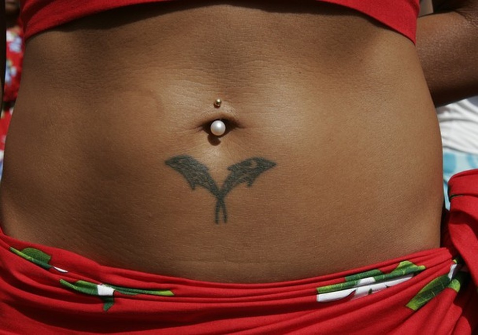 Anos 2000, a era do piercing no umbigo (Foto: Getty Images) — Foto: Glamour