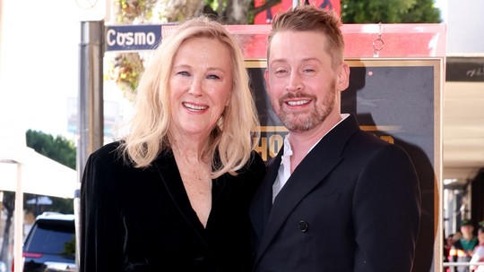 Macaulay Culkin fala sobre morte de Catherine O'Hara e dívida com a atriz: 'Eu devia um favor a ela'