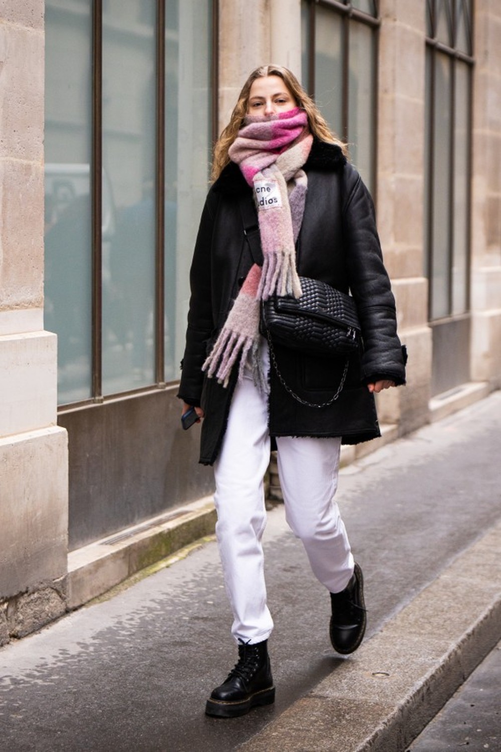 Cachecol será o seu melhor amigo no inverno. Inspire-se nestes 15 looks ...