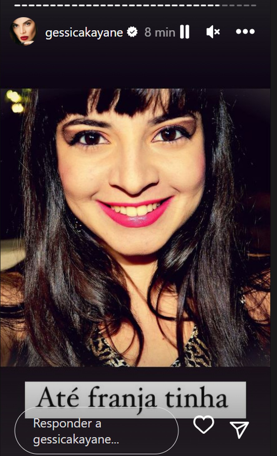 Gkay surpreende fãs ao abrir álbum de fotos antes da fama