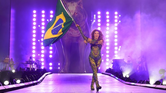 Shakira dedica maior show de sua carreira às mulheres e firma termo 'loba' como símbolo de força feminina