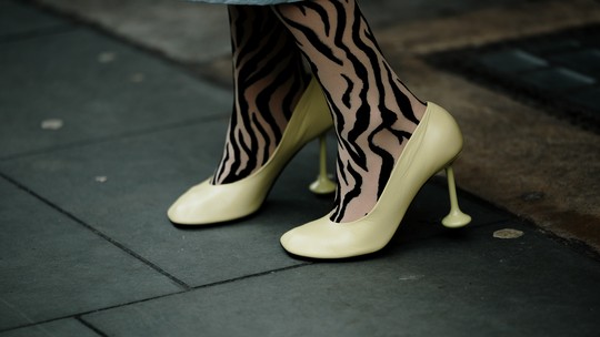 A tendência dos "sapatos franceses" vai transformar qualquer look; saiba como usar