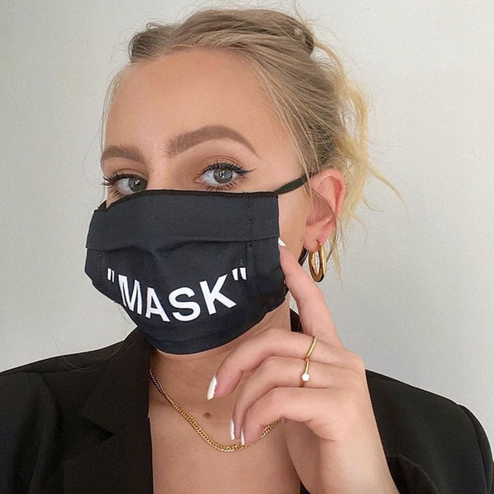 As gringas estão combinando as unhas com as máscaras (Foto:  ) — Foto: Glamour