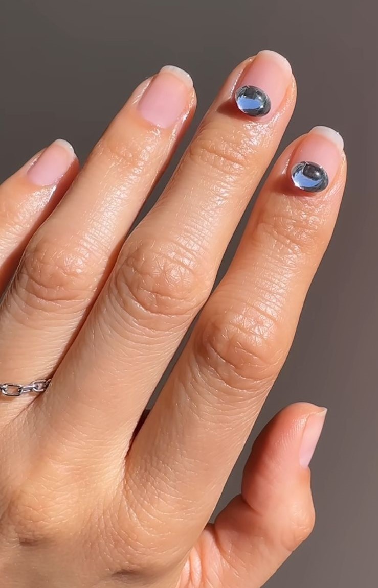 Unhas com gotas — Foto: Reprodução/Instagram