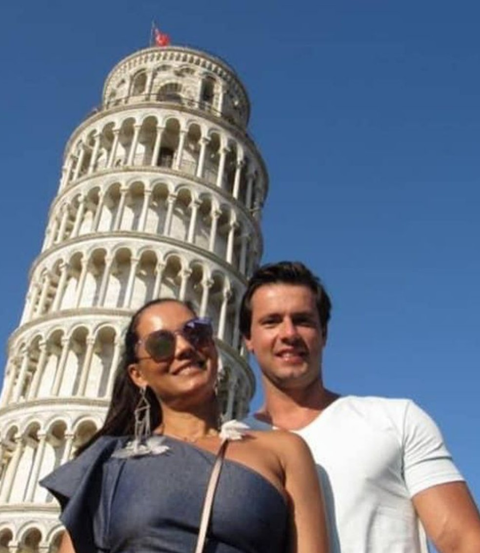 Monica Carvalho e marido na Itália — Foto: Instagram