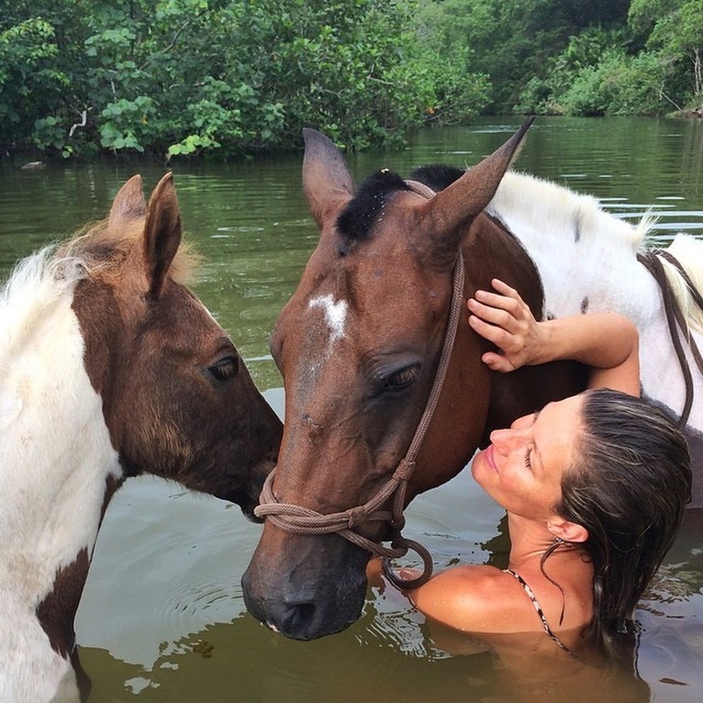 Gisele ama cavalos (Foto: Instagram/Reprodução) — Foto: Glamour