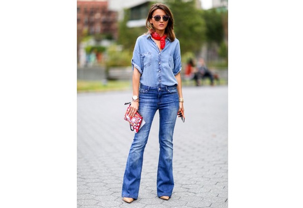 Jeans com Jeans (Foto: Imaxtree) — Foto: Glamour
