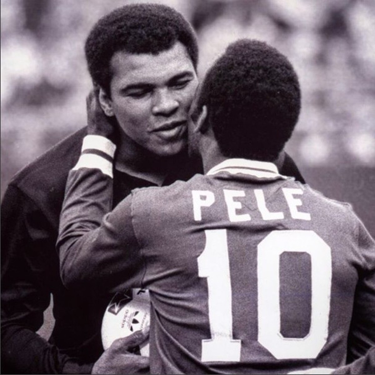 Muhammad Ali: Ídolos do futebol brasileiro prestam homenagem
