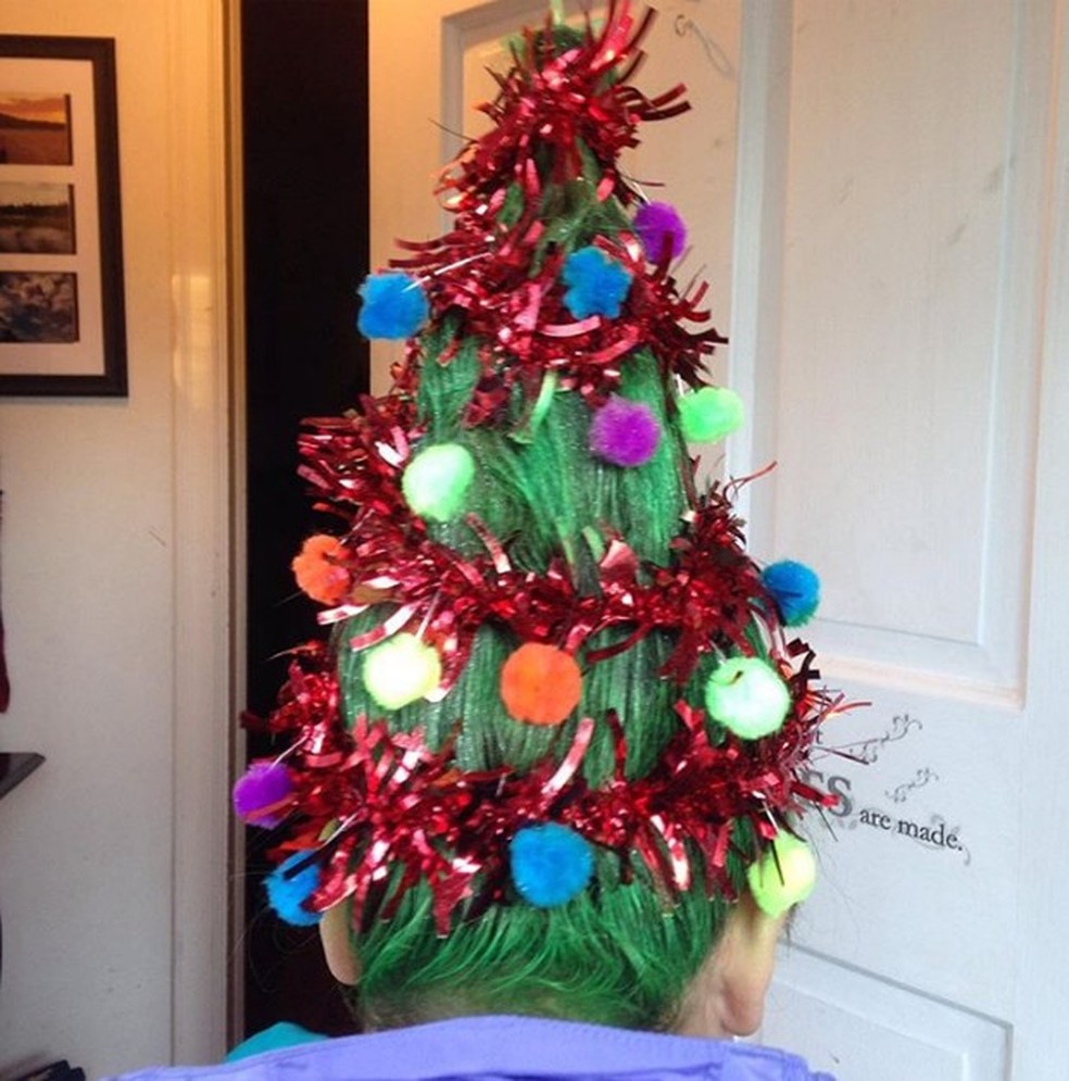 Cabelo árvore de Natal (Foto: Reprodução / Instagram @owlbetrue) — Foto: Glamour