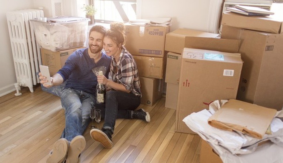 Geração Z e Millennials: quais as diferenças quando o assunto é relacionamento? (Foto: Getty Images/Image Source) — Foto: Glamour