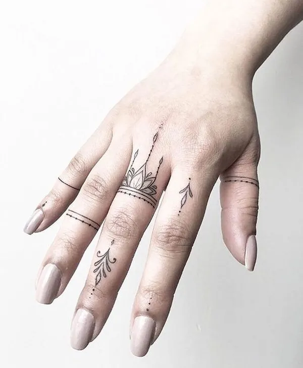 Tatuagem feminina na mão - 60 fotos de inspiração