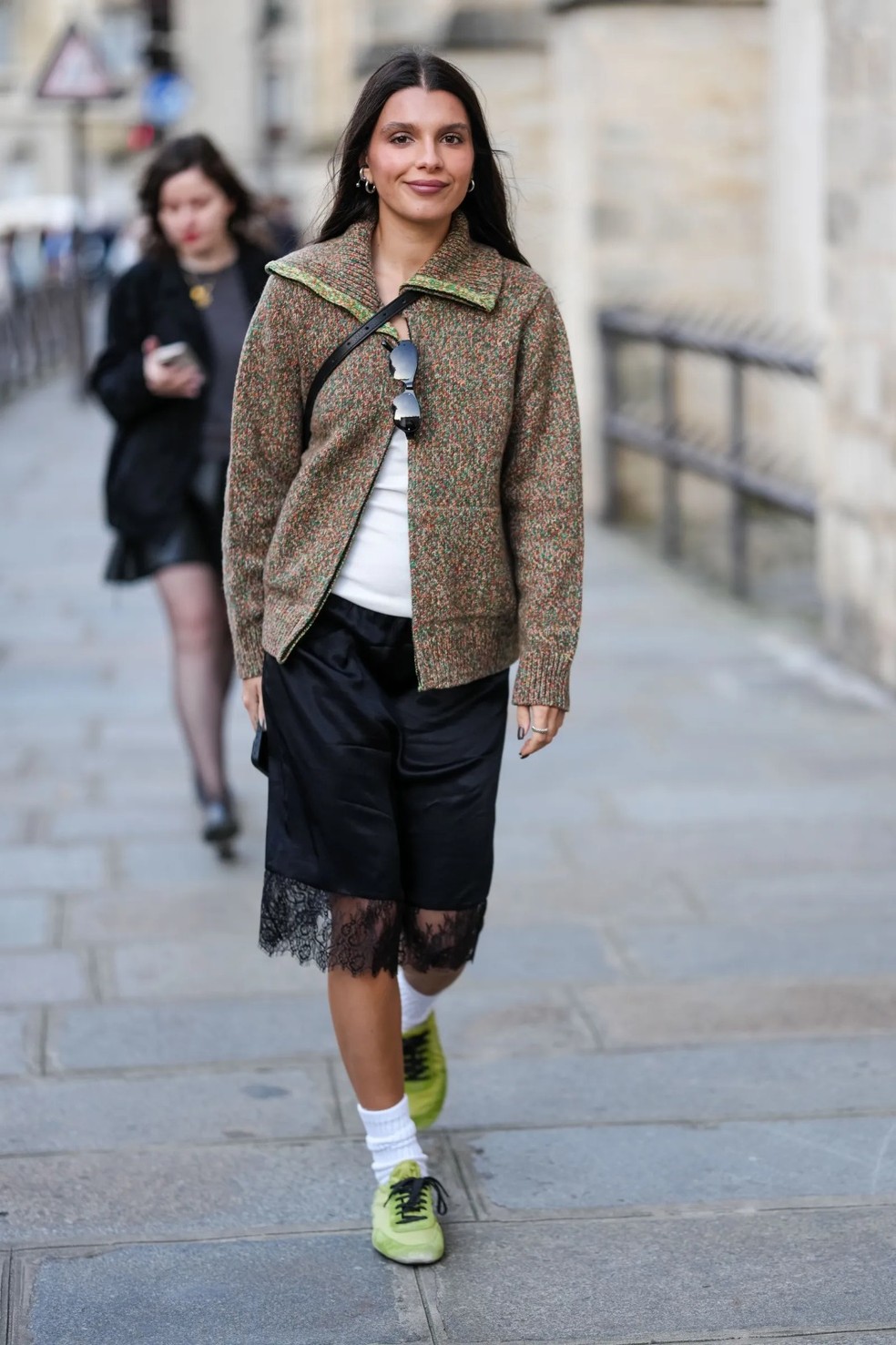 7 truques de styling para usar meias como as fashionistas — Foto: Getty Images
