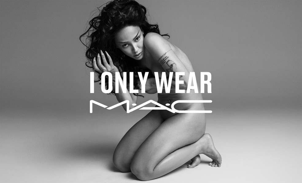 Doja Cat para a campanha #IOnlyWearMAC — Foto: Divulgação