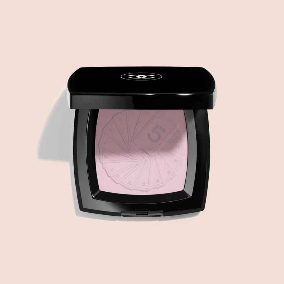 Blush Matte em Pó Les Tarots de Chanel cor Lavender (R$ 520) — Foto: Divulgação