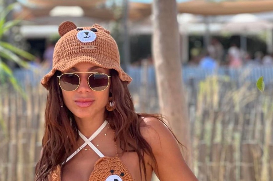 Biquínis de Anitta para o verão europeu