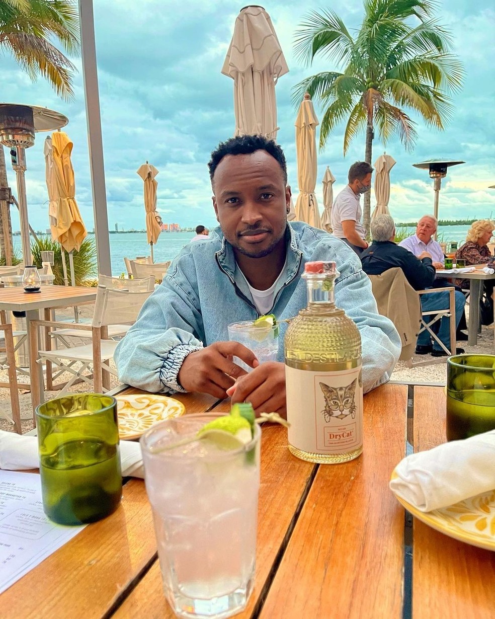 Thiaguinho abre álbum de viagem para Miami; veja as fotos