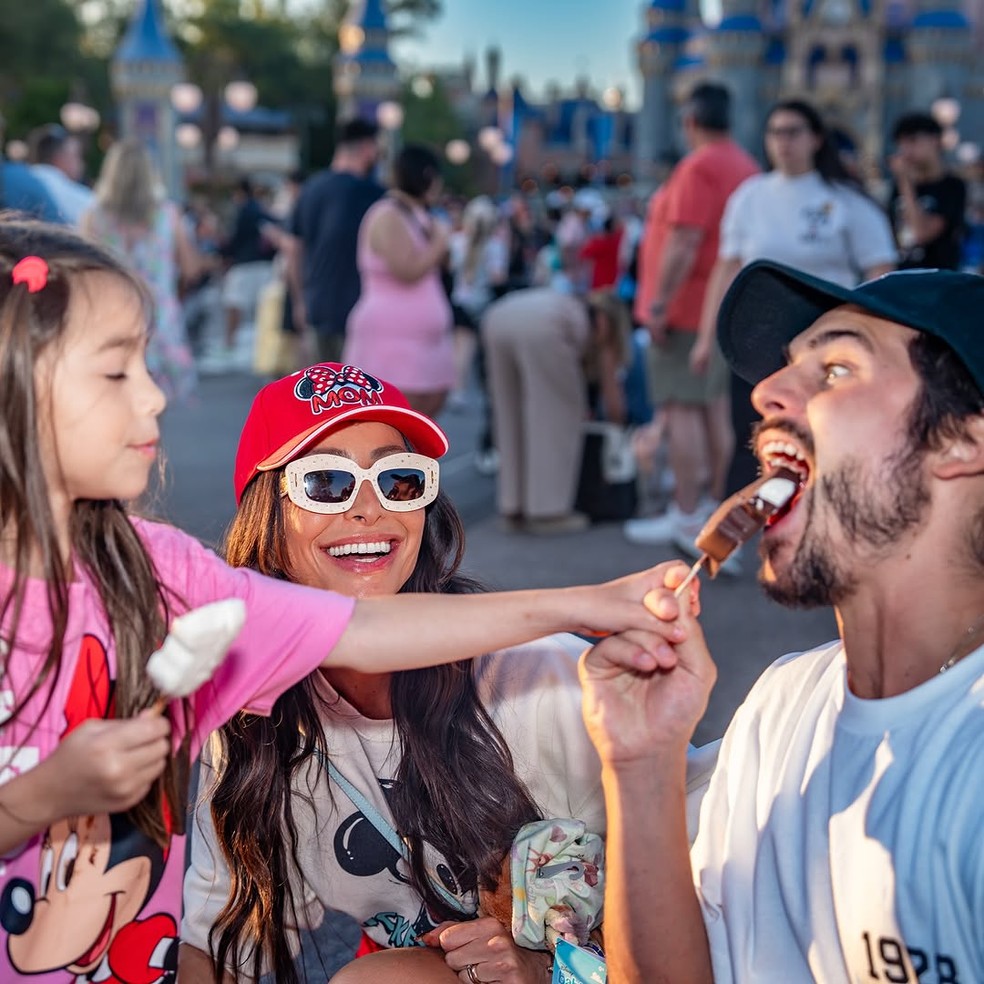 Nicolas Prattes abre álbum de fotos de viagem em família com Sabrina Sato e Zoe — Foto: Reprodução/Instagram