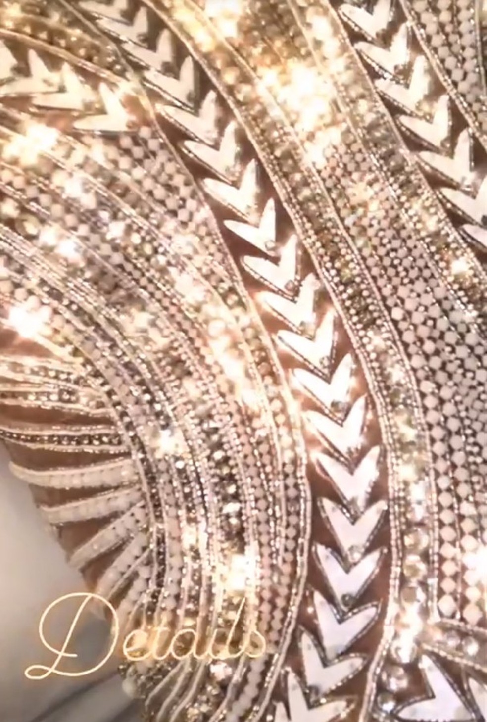 Marquezine mostra detalhes do look (Foto: Instagram/Reprodução) — Foto: Glamour