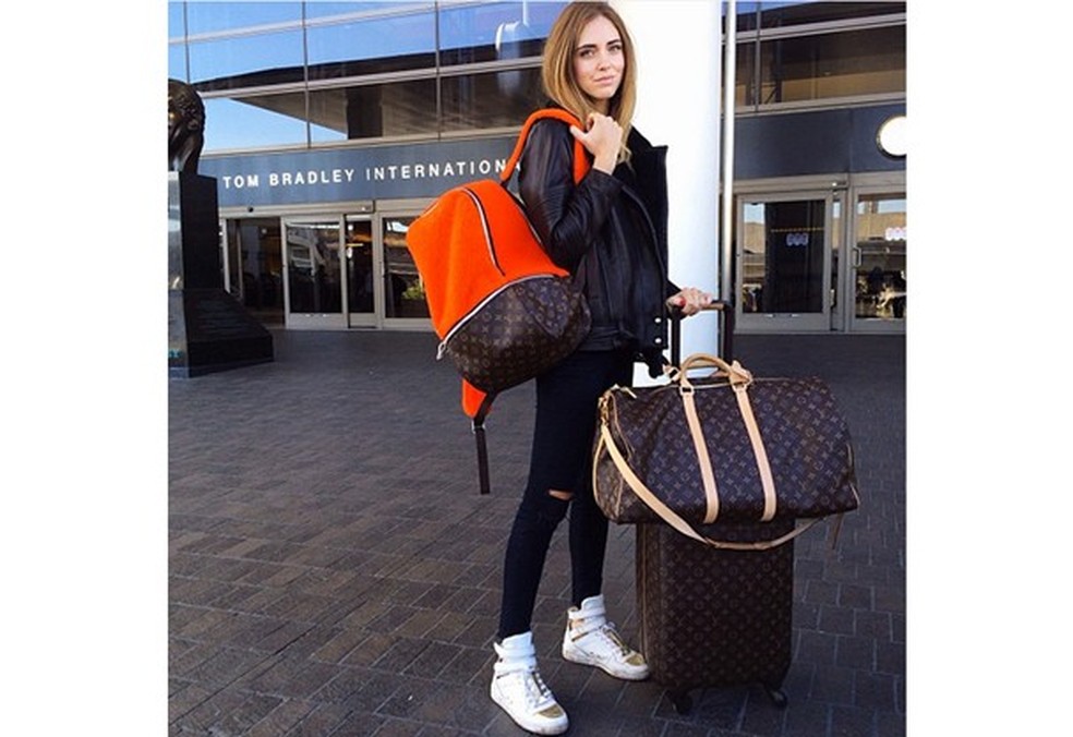 Olha que mara essa mochila da Chiara Ferragni! (Foto: Instagram/ @chiaraferragni) — Foto: Glamour