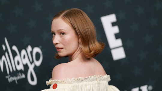 Critics Choice Awards 2026: melhores maquiagens e penteados da premiação
