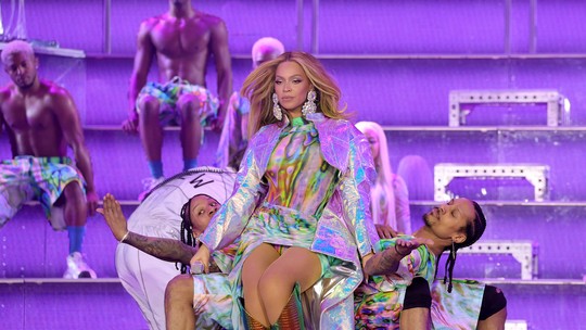 Saiba todos os detalhes por trás da beleza de Beyoncé na estreia da "Renaissance Tour"