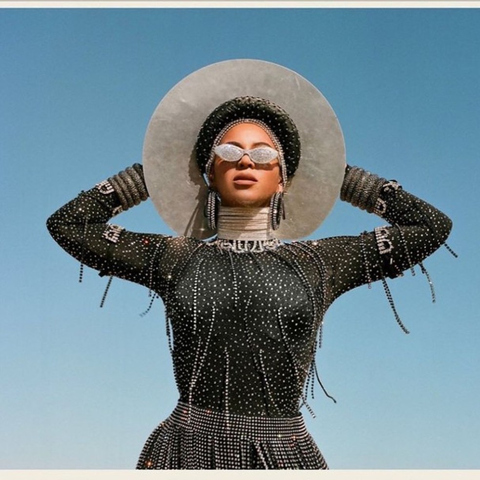 Beyoncé usa macacão Destiney Bleu (Foto: Divulgação) — Foto: Glamour