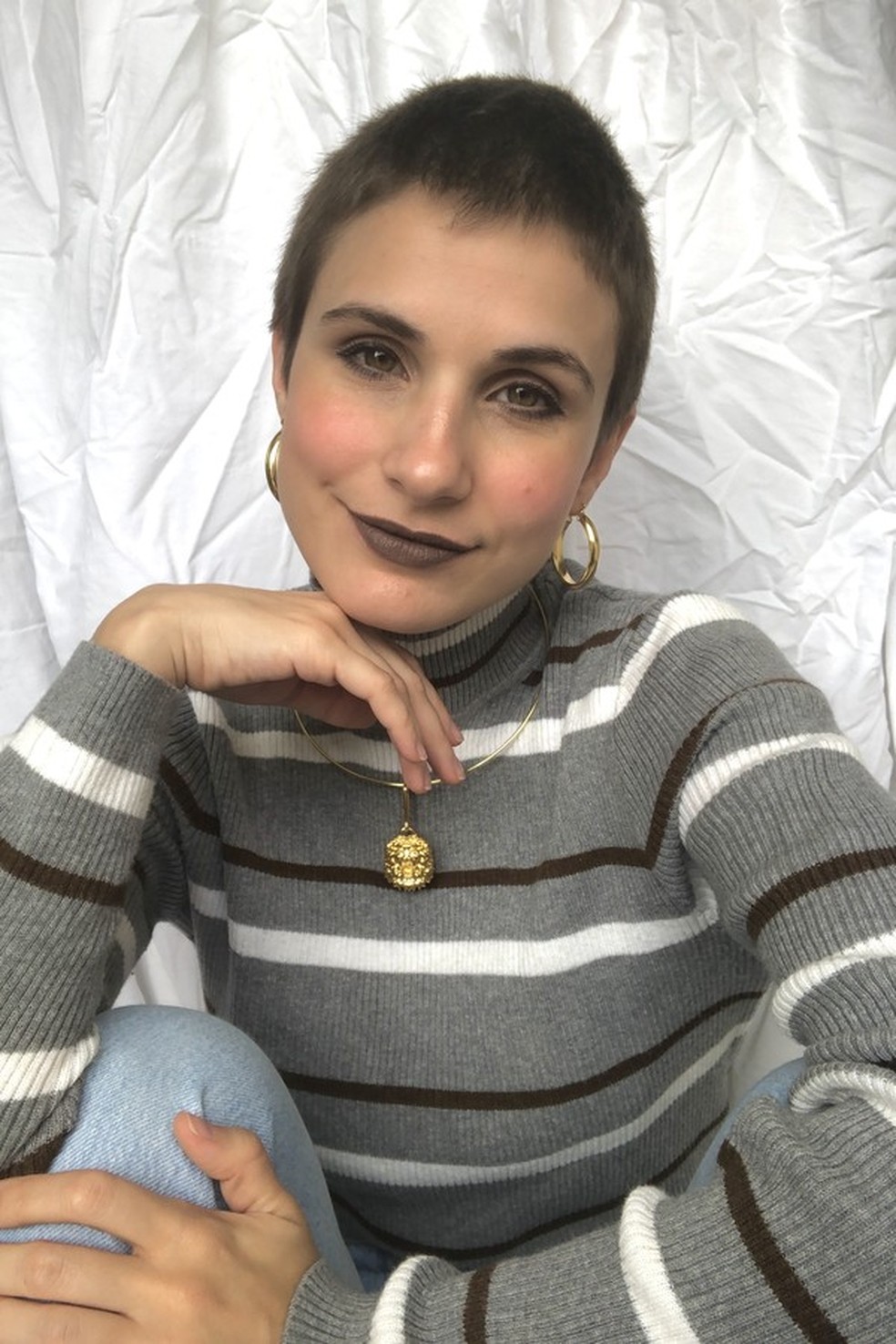 Mafer Teixeira comprova: a blusa de gola alta é chique! (Foto: Mafer Teixeira) — Foto: Glamour
