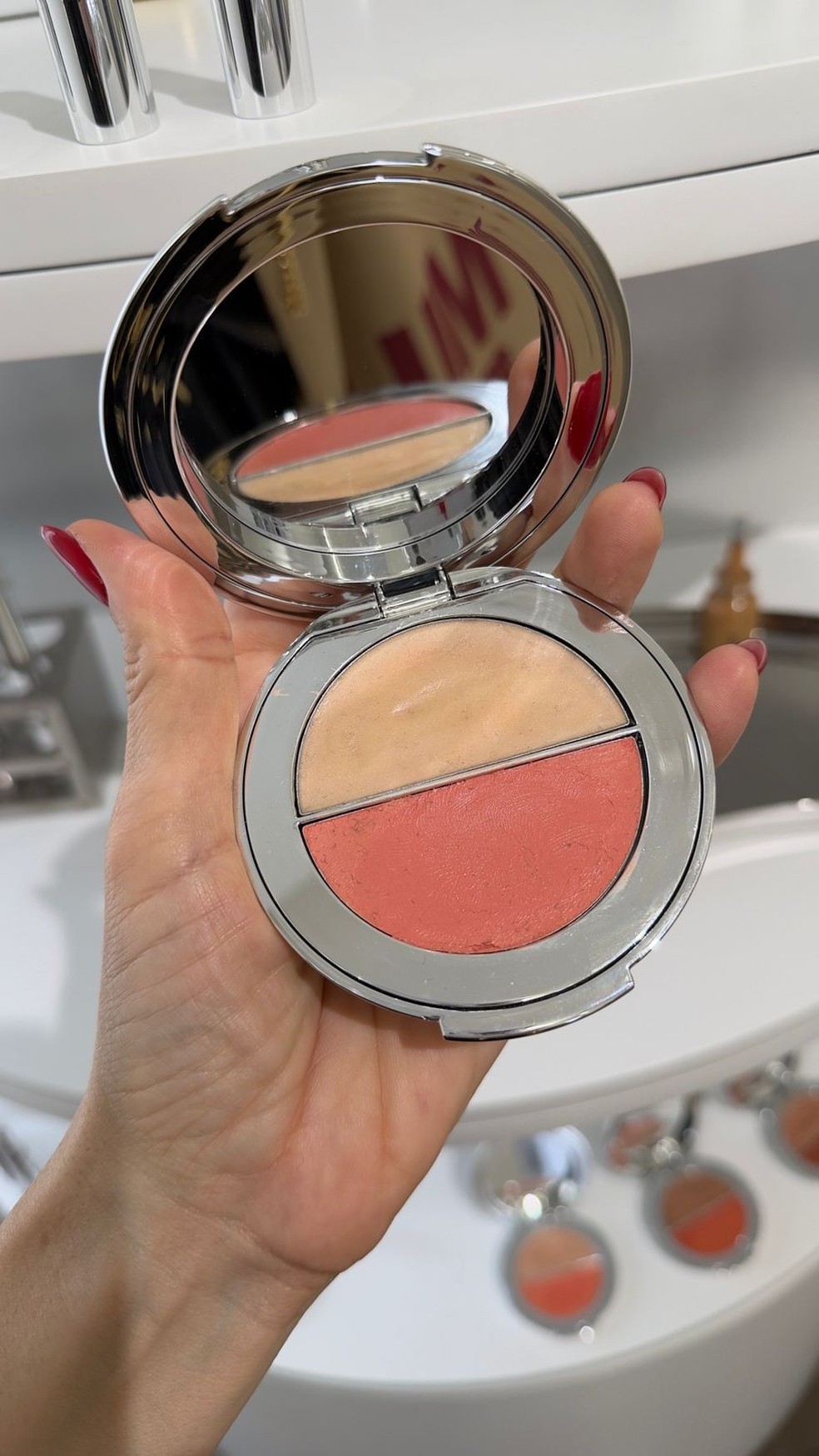 Skin Enhancing Duo, Isamaya 39 € — Foto: Vanessa Rozan