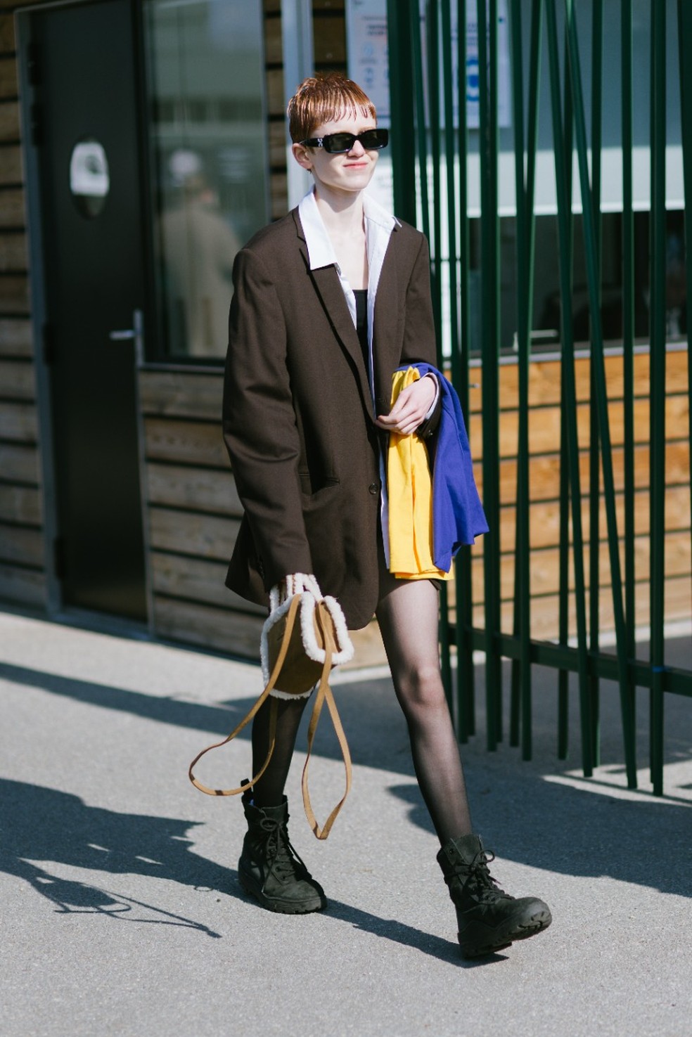 Street style Balenciaga inverno/22 — Foto: Getty Images