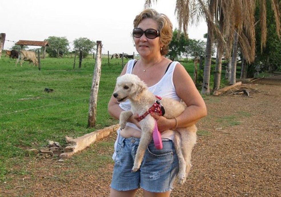 Marilda Ura e a cachorrinha, Laila (Foto: Reprodução/Facebook) — Foto: Glamour