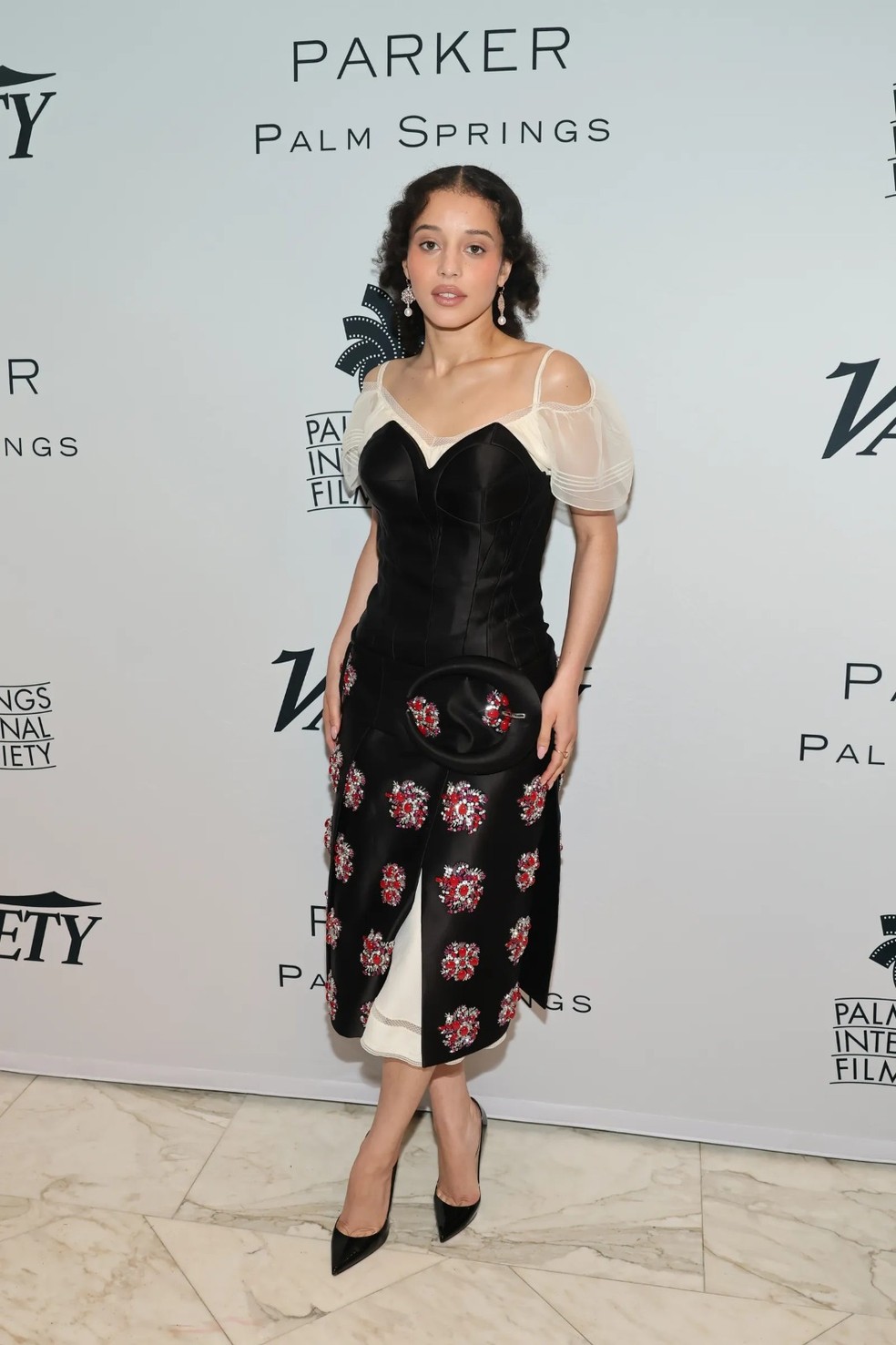 Por que Chase Infiniti é a queridinha do tapete vermelho em 2026 — Foto: Getty Images