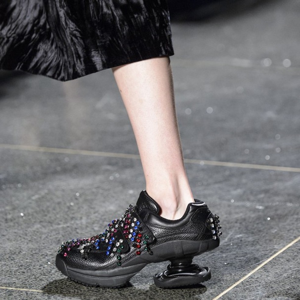 Christopher Kane inverno 2019 (Foto: Imaxtree) — Foto: Glamour
