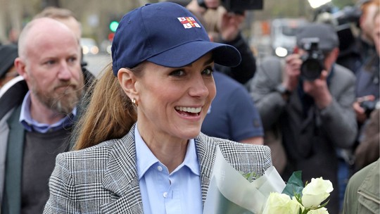 Kate Middleton faz raro comentário sobre diagnóstico de câncer: "Não tenho bebido muito álcool"