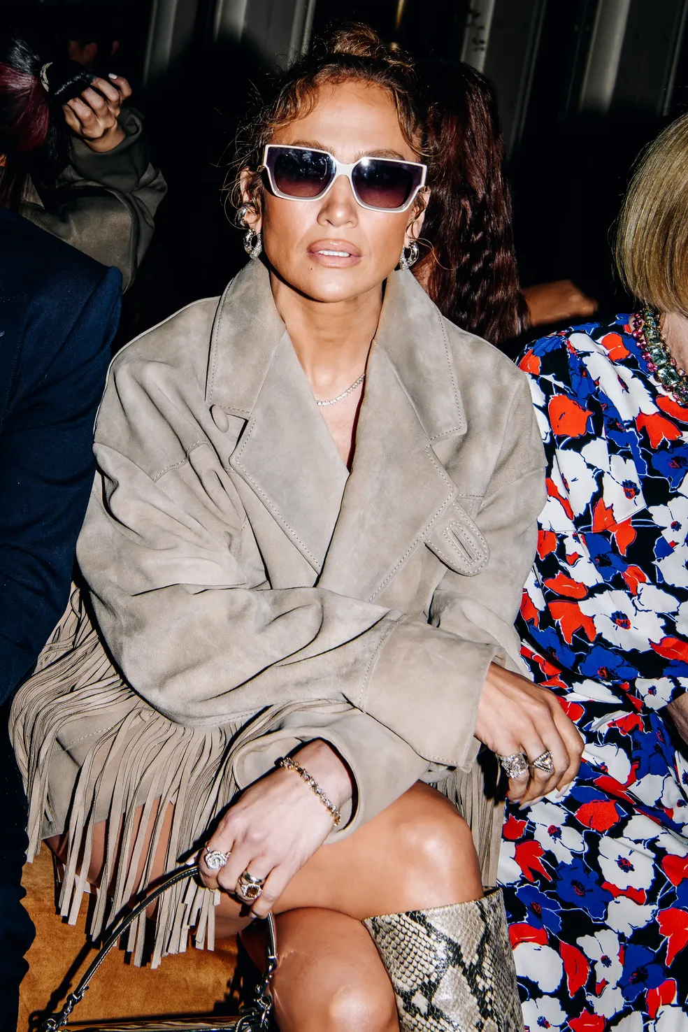 Jennifer Lopez disse sim às franjas e não às calças na semana de moda de Nova York — Foto: Getty Images