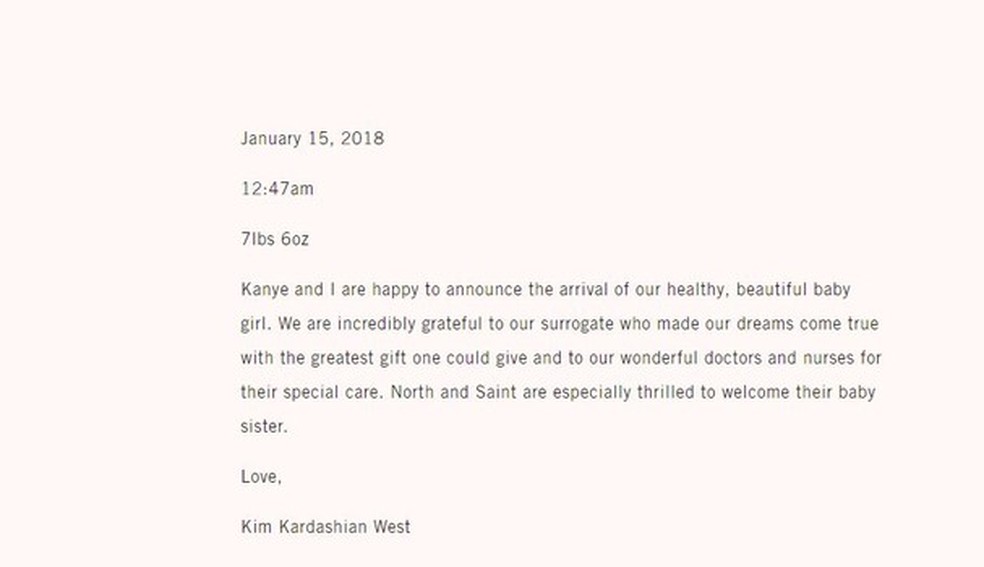Anúncio do nascimento da terceira filha de Kim Kardashian, em seu site (Foto: Reprodução) — Foto: Glamour