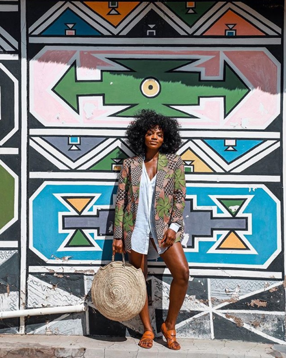 Asiyami e sua alfaiataria despojada (Foto: Divulgação) — Foto: Glamour