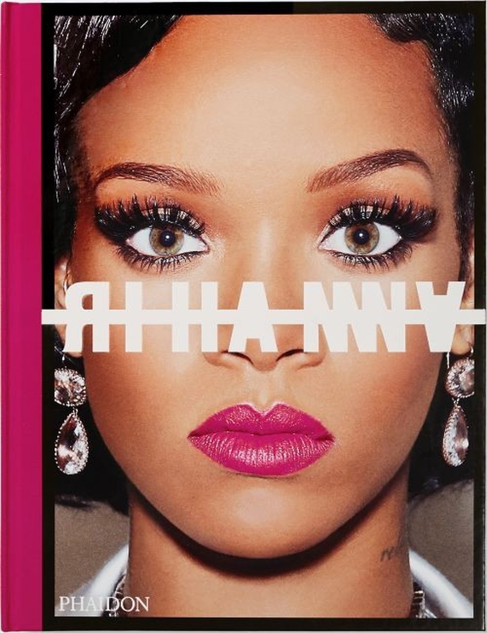 Rihanna Book (Foto: Reprodução) — Foto: Glamour