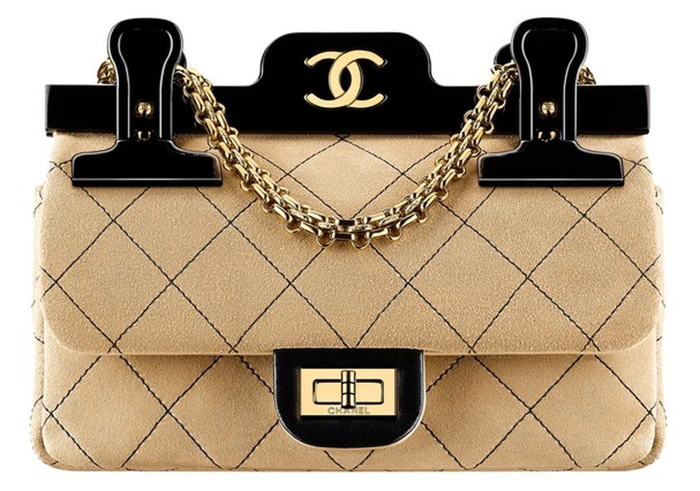 Chanel 2.55 ganhou diversas novas versões ao longo dos anos (Foto: Divulgação) — Foto: Glamour
