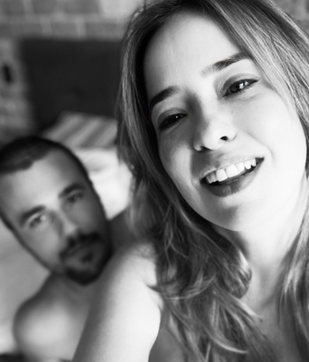 Paloma Duarte publica foto com Bruno Ferrari na cama: 'Nos chamam de loucos'
