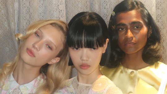 Tendências e destaques de beleza da NYFW para usar nesta primavera