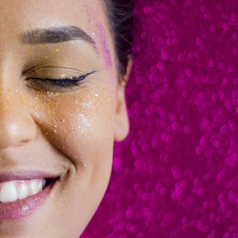 Carnaval: 15 marcas de glitter biodegradável para você brilhar (Foto: Reprodução Instagram) — Foto: Glamour