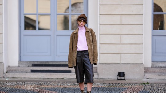 A calça capri merece um lugar no seu look de inverno 