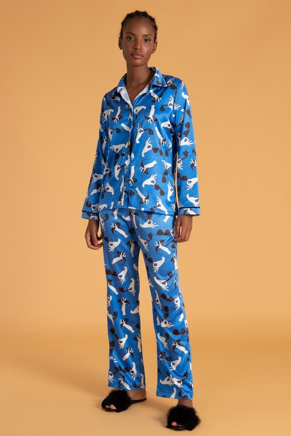 Versão divertida de estampa do pijama La Rouge Belle (R$ 769 no site da marca). (Foto: Reprodução/La Rouge Belle) — Foto: Glamour
