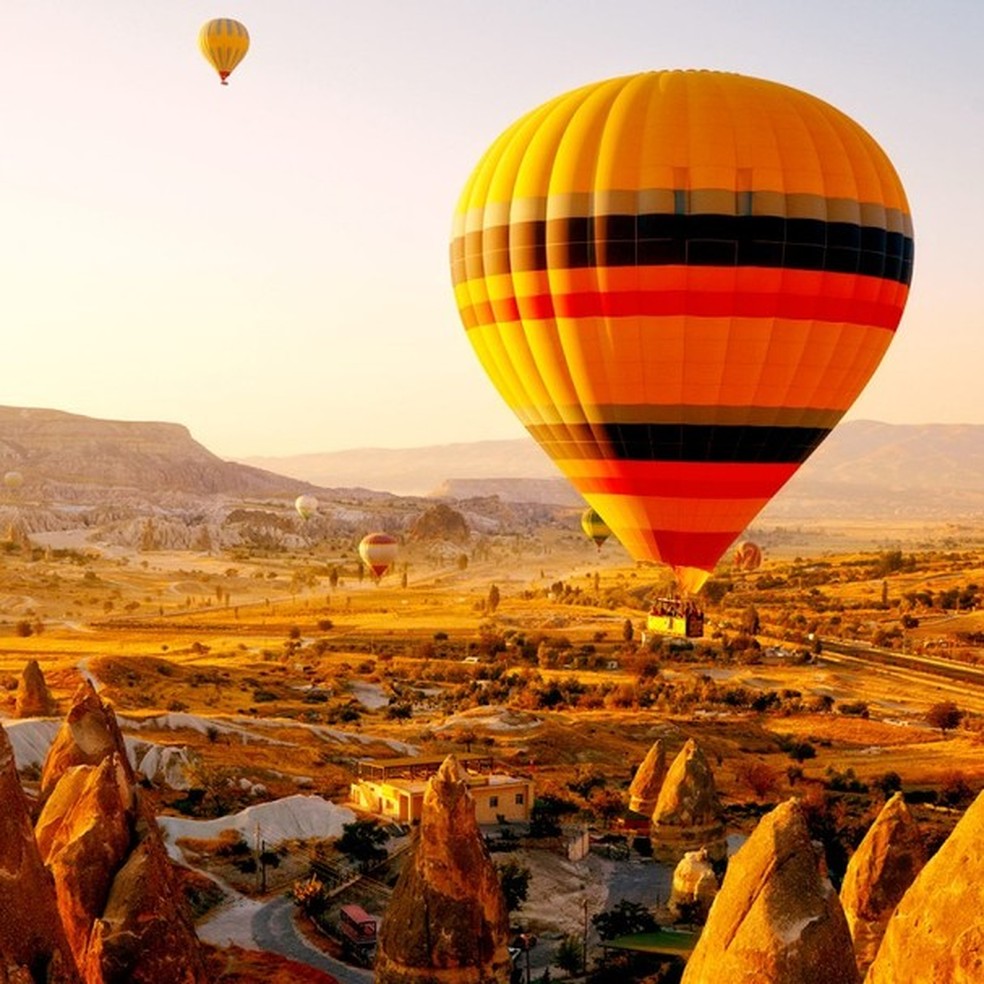 Lua de mel radical: voo de balão na Capadócia, Turquia (Foto: Reprodução) — Foto: Glamour