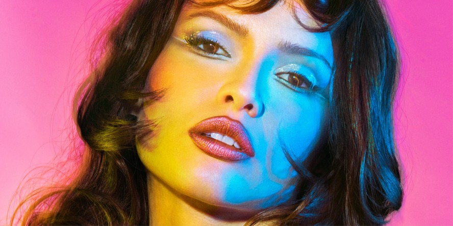 Juliette é capa da Glamour de abril