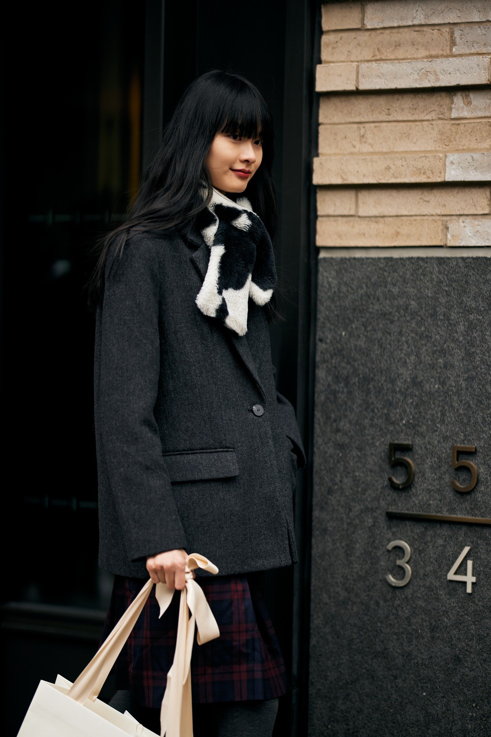 New York Fashion Week: laços são hit no street style — Foto: Launchmetrics Spotlight