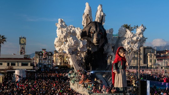 Carnaval de Viareggio: carros alegóricos da festa italiana viralizam pela beleza e realismo
