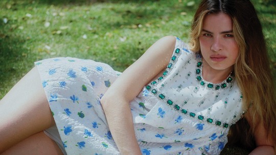 Giulia Be é a estrela de capa da Glamour de abril