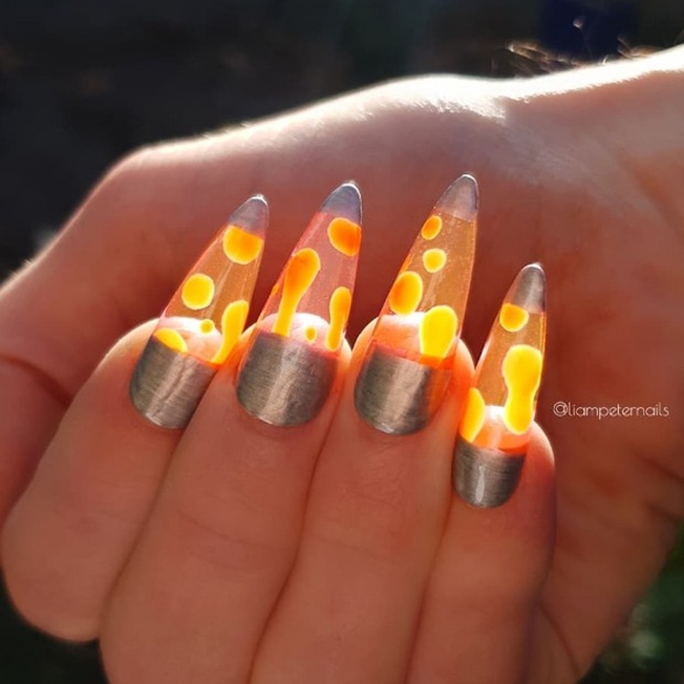 As nail art de lava lamps (Foto: Reprodução / Instagram) — Foto: Glamour