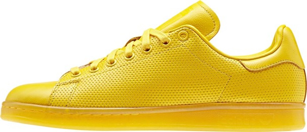 Tênis da adidas Originals vem com entressola de rolha e pegada vintage